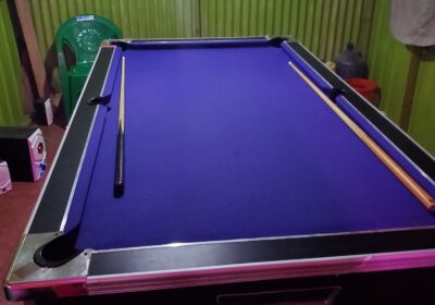 Commercial Pool Table with Cues — Ongata Rongai